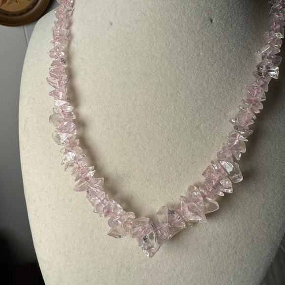 Vintage Rose Quartz Chip Necklace Pink Crystal Stone Barrel Clasp Boho Jewelry - Picture 5 of 8